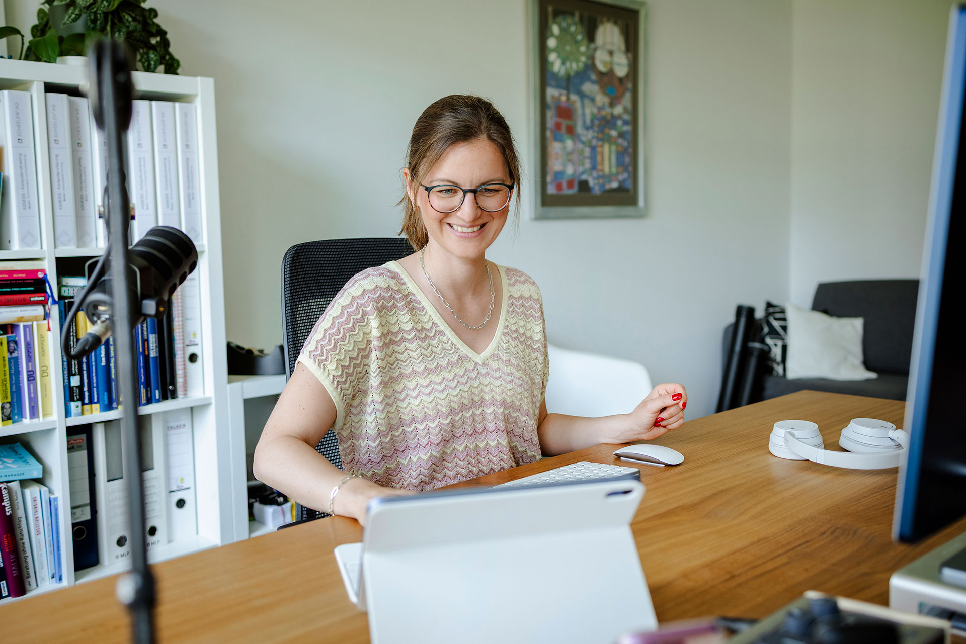 2bessential18.06.25-254