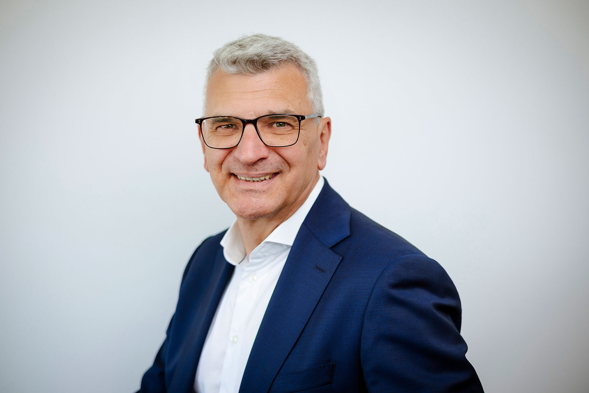 2bessential18.06.25-289